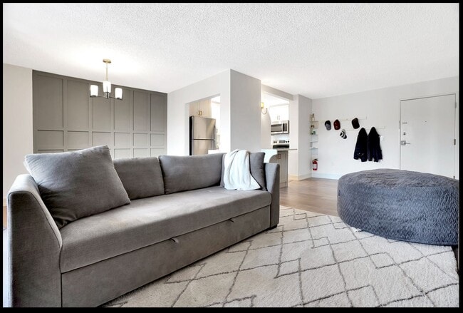 Photo - 10 N Wood Ave Unit 218