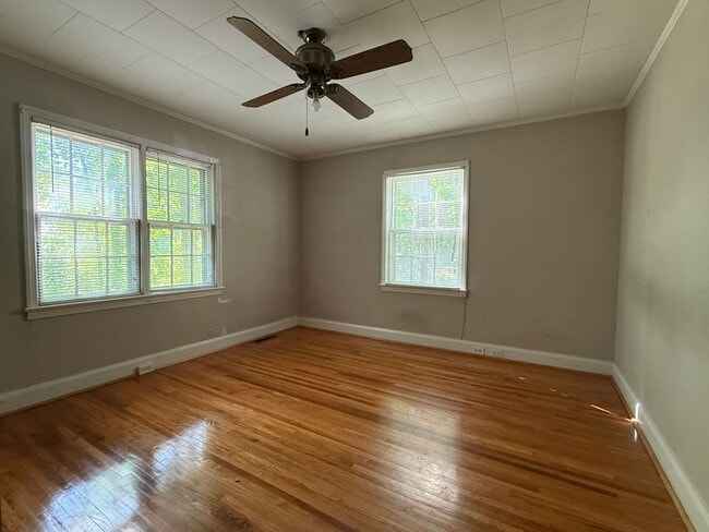 Photo - 4 Bedroom/1 Bath Home for Rent