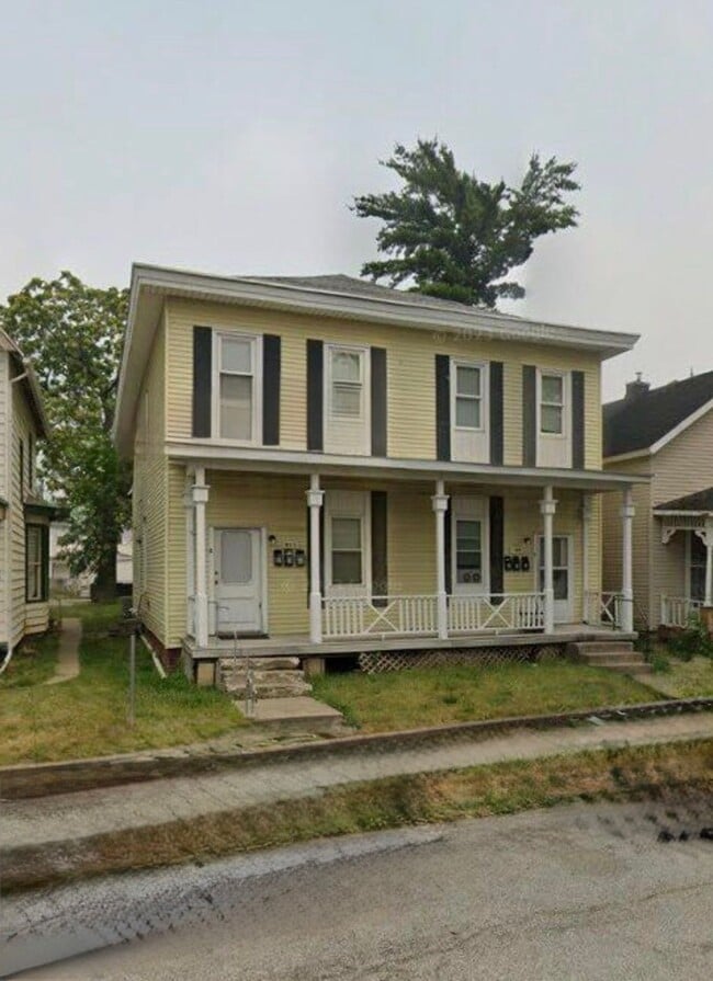 Building Photo - Ground Floor 1 Bedroom Unit 909 - Apt 1