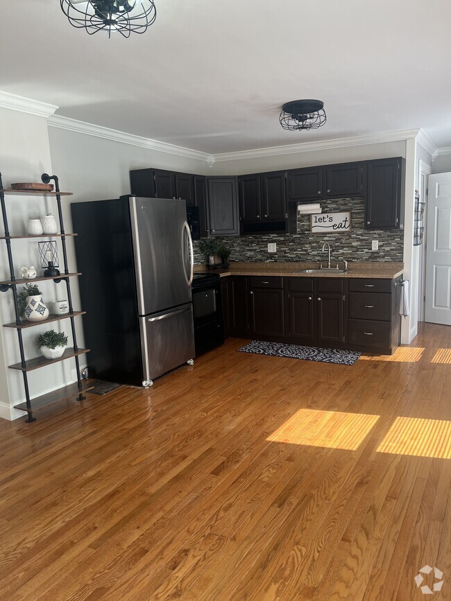Building Photo - 117 -123 Ward Ave Unit 123 Rental