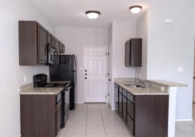 Building Photo - 8704 Vista de Nubes