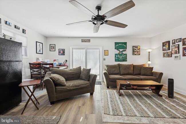 Building Photo - 207 Delmar St