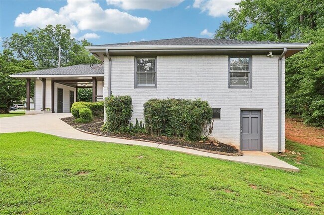 Photo - 3731 N Druid Hills Rd