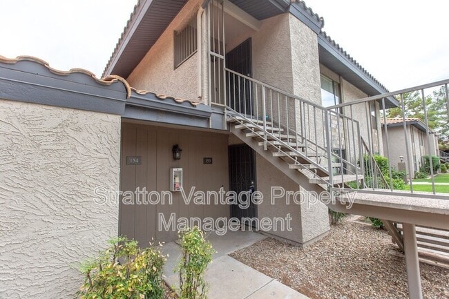 Building Photo - 1402 E Guadalupe Rd