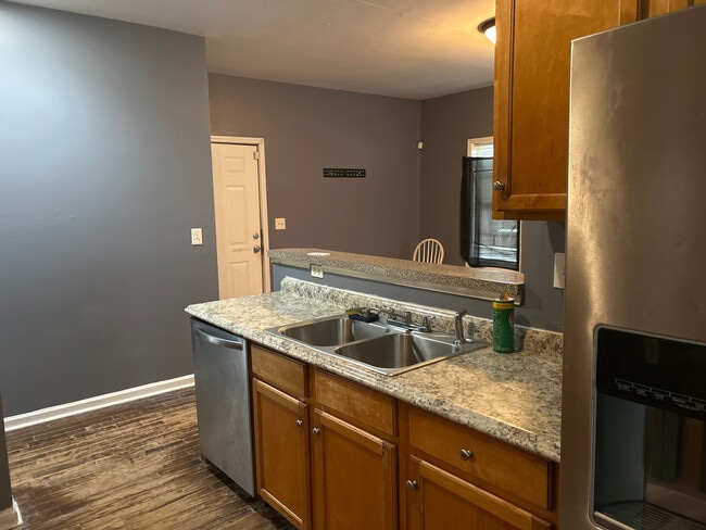 Photo - Room in Duplex on Ridge Ave NW
