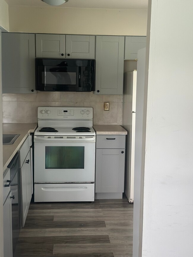 Photo - 366A Delancey Pl Unit Delancey