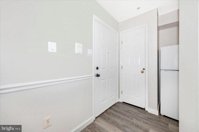 Building Photo - 615 Himes Ave Unit 108