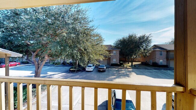 Coastal Comfort Awaits: Spacious 2-Bed, 2-Bath Retreat in Fort Walton Beach!