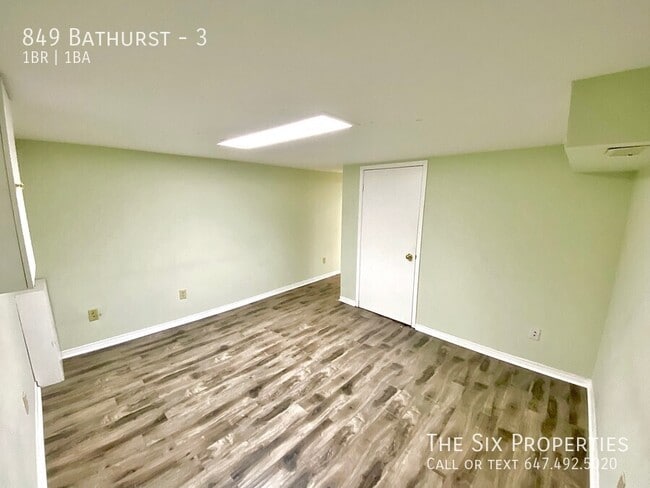Photo - One Bedroom Apartment - Bathurst Subway Station Unit 3