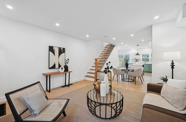 Photo - 2600 Webster St