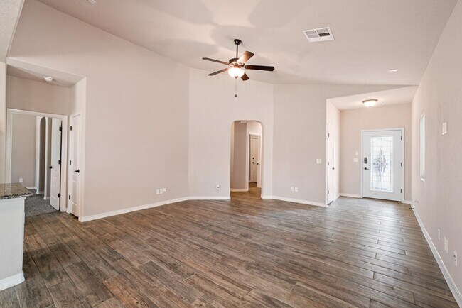 Photo - 852 Lemington St