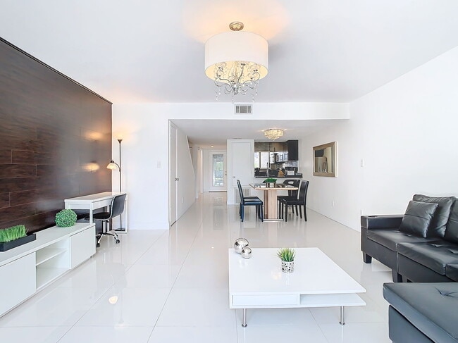 Photo - Vineland Road, Orlando, FL 32811 - 2 BR 2.5 BA townhouse