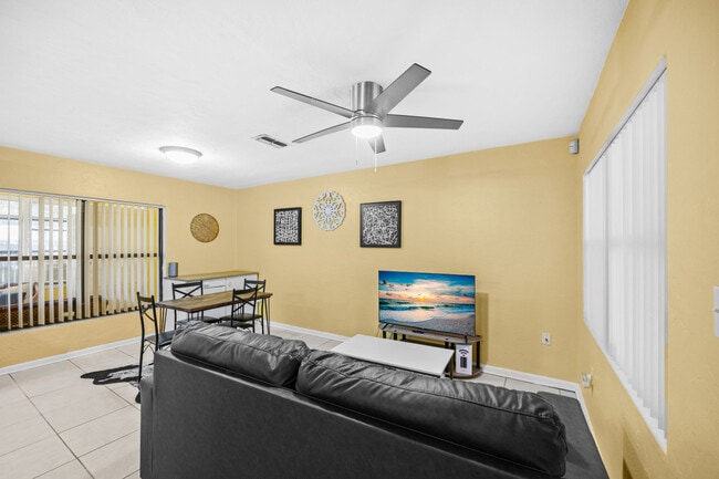 Photo - 737 SE 4th Ave Unidad SI ID1359109P