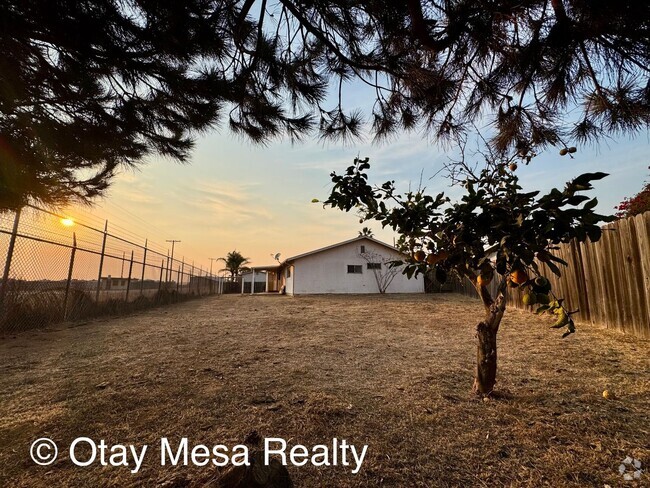 Building Photo - Spacious 3-Bed, 2-Bath Home in Imperial Beach