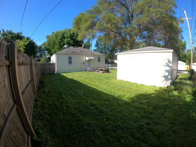 Photo - 2 bed 1 bath Royal Oak ranch