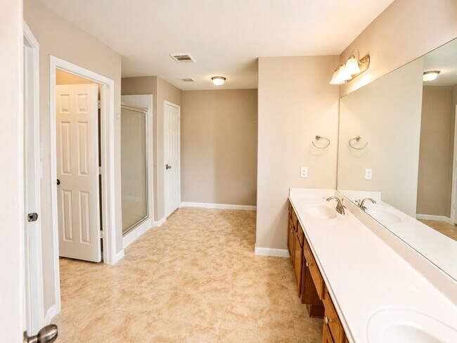 Photo - 9607 Memorial Crossing Ct