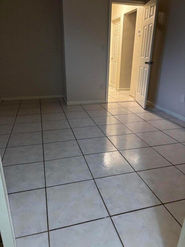 Photo - 1827 Rodman St Unidad 2