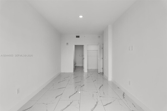 Photo - 1 Curtiss Pkwy Unit 319