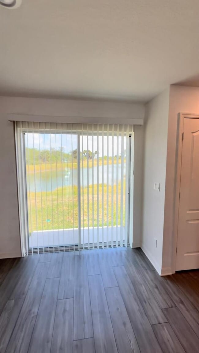 Photo - 5335 Entertainment Way