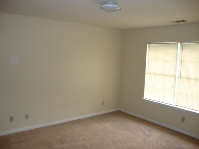 Photo - 930 Piercefield Dr