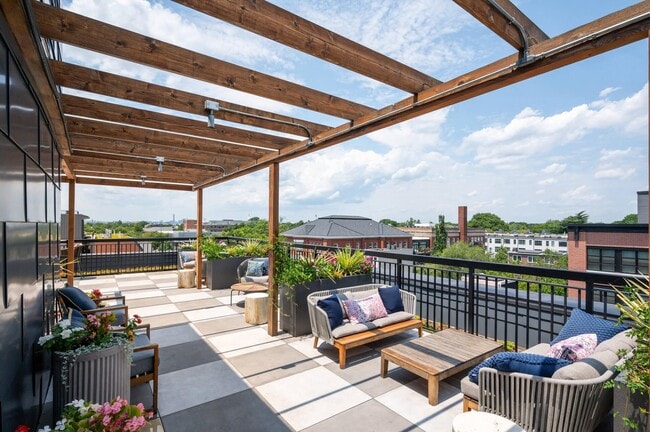 Photo - 1339 E St SE