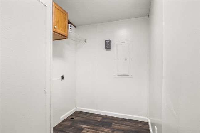 Photo - 811 De Lorean Ct