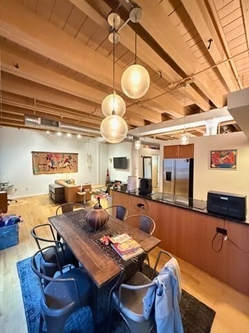 Building Photo - 112 Beach St Unit 2b