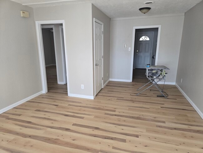 Photo - 43 Rushwood Dr