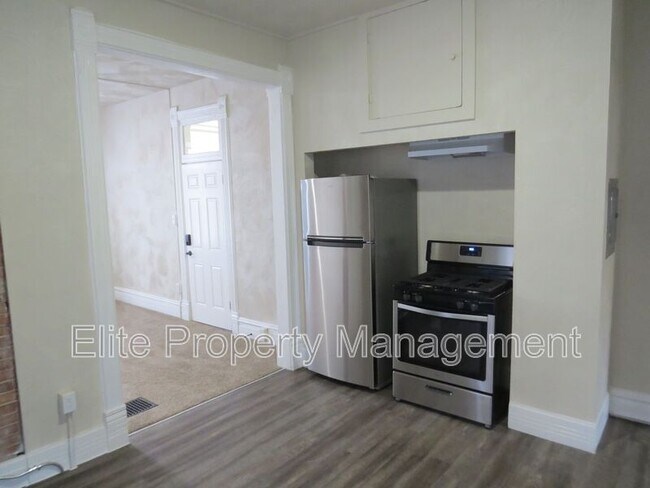 713 W 10th St Unit 1