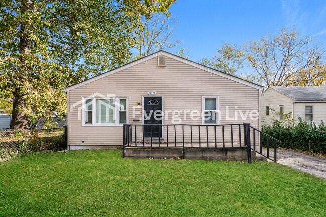 Building Photo - 319 S Hocker Ave