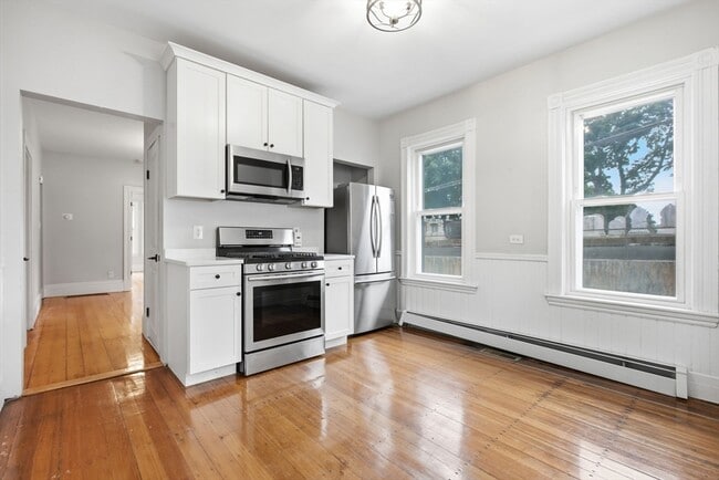 Building Photo - 97 Horace St Unit 1
