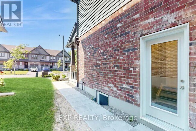 Photo - 967 Wright Dr