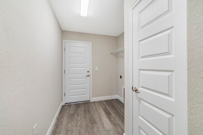 Photo - 8500 N Sussex Dr