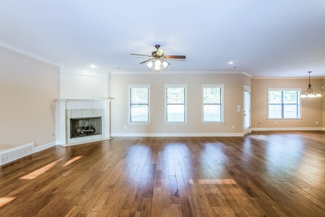 Photo - 65 Ridgefield Dr