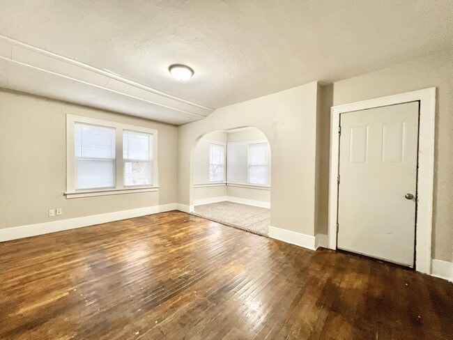 Photo - 1129 Woodward Ave Unit 2