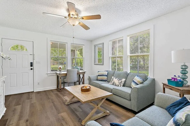 2413 Schumacher Ave Unit SI ID1578562P