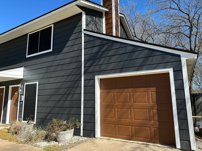 Building Photo - 3704CH Unit 3704 CH B