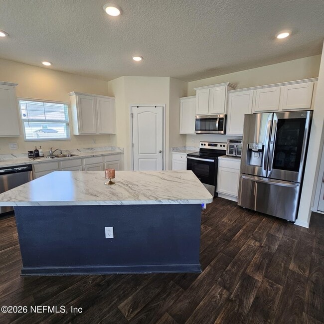 Photo - 2144 Province St