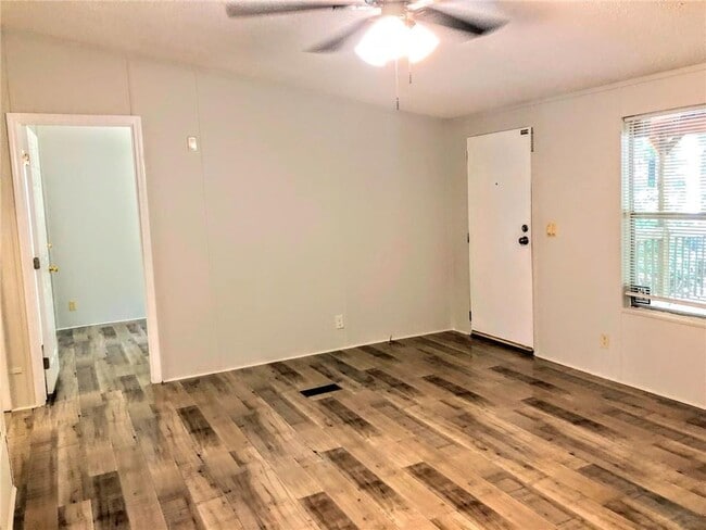 Photo - 584 Mountain Ridge Dr