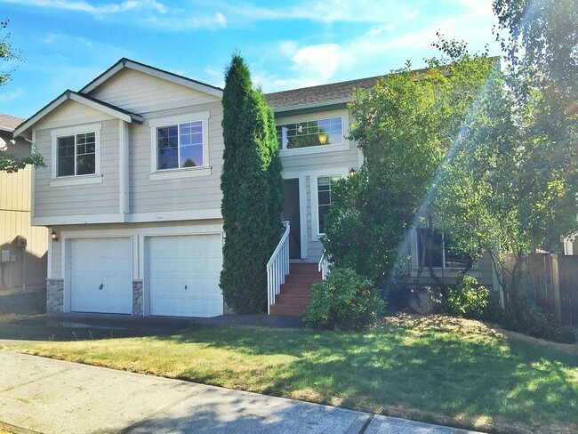 Spacious home in Lacey. Apply today to cal... - Spacious home in Lacey. Apply today to cal...