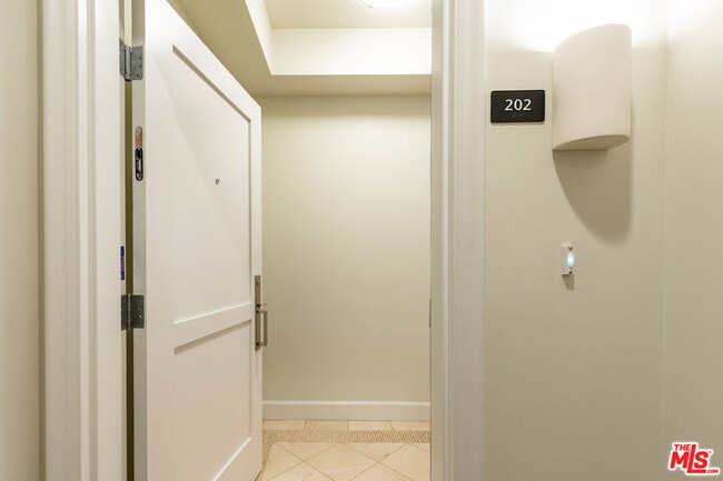 Photo - 1751 Appian Wy Unit 202