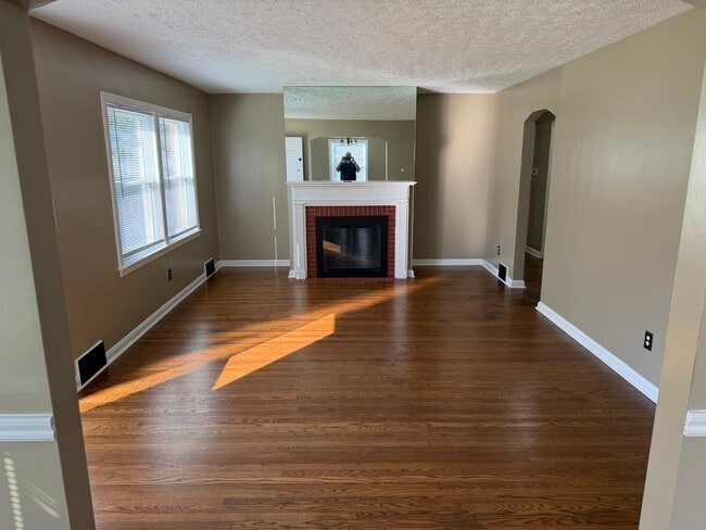 Photo - 8508 Perry Rd