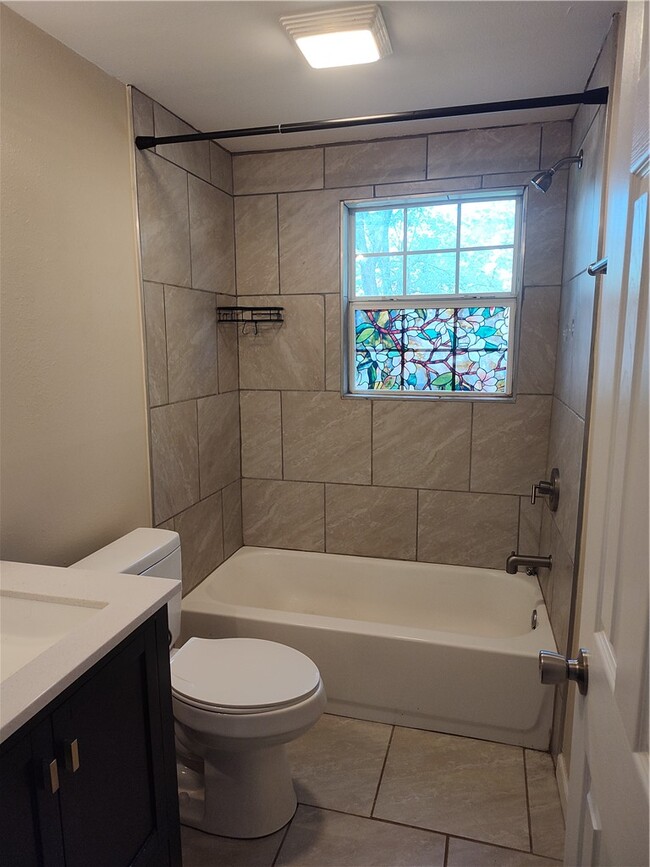 Photo - 1121 S W Ave