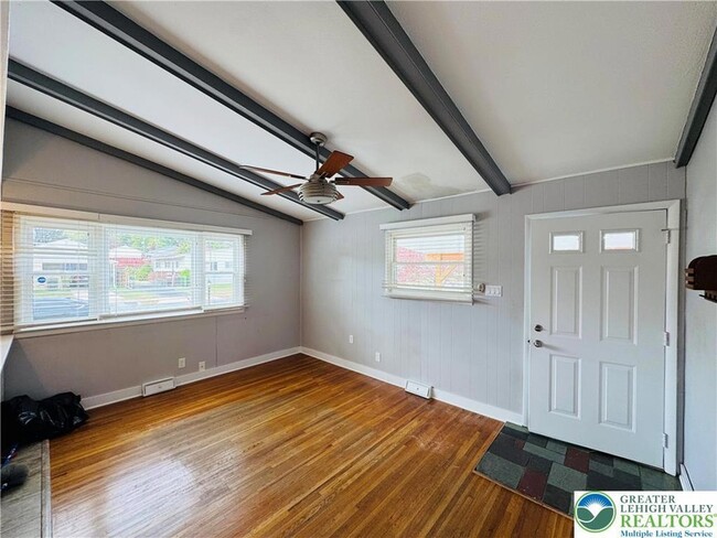 Photo - 1522 Elayne St