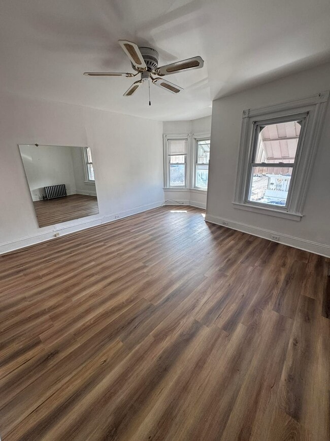 Photo - 10 Anderson St Unit 1