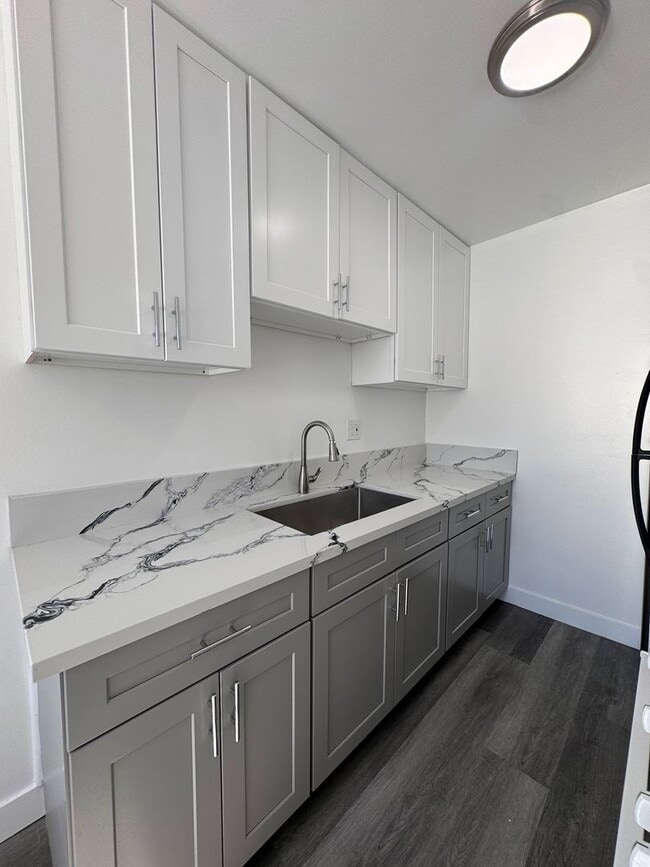 Photo - 1205 Victoria Ave