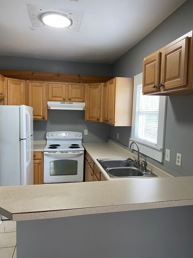 Photo - ADAMS 1237-41 Unit 1241