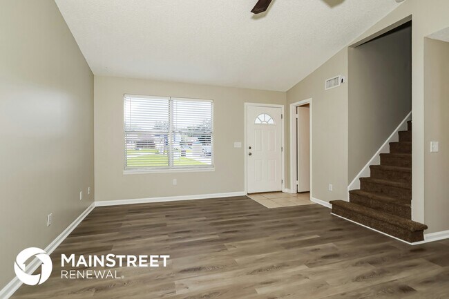 Photo - 8144 Colonnade Ct W