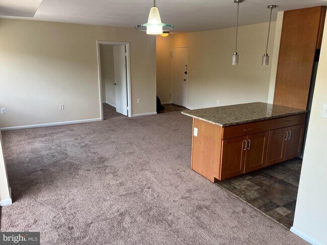 Photo - 12200 Braxfield Ct Apartamento Unidad 15