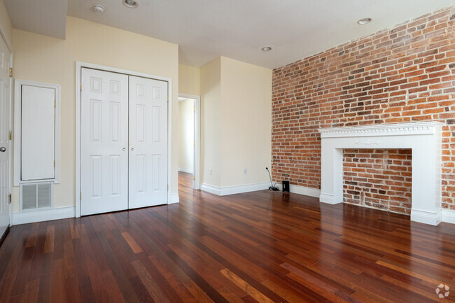 Building Photo - Charming 1 Bed/1 Bath in Mount Pleasant Ã¢... Unit 3 Rental